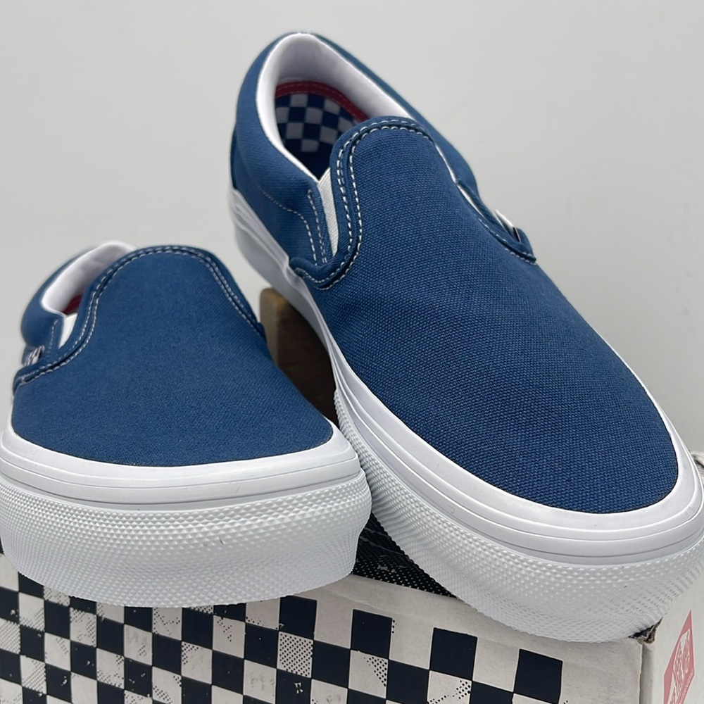 Vans WMNS Skate Slip-On Wrapped Dark Denim
VN0A5FCADDN
Sneakers - Picture 5 of 16